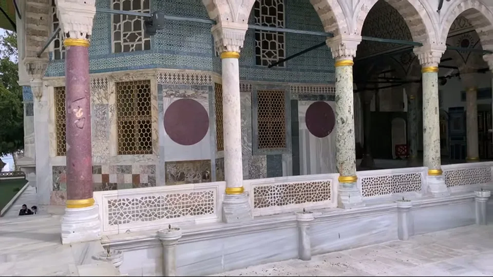 Blue tiled corner with stained glass in Baghdad Kiosk